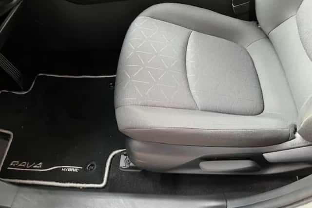 Toyota RAV4 (2019) thumbnail 5