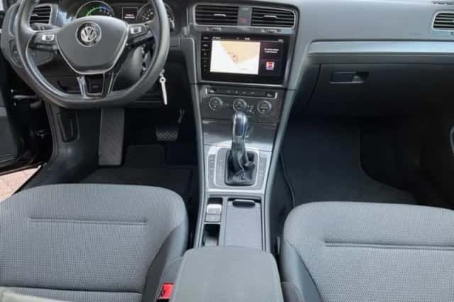Volkswagen E Golf (2018) thumbnail 21