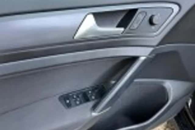 Volkswagen E Golf (2018) thumbnail 32