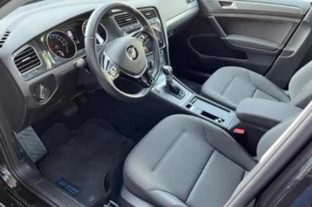 Volkswagen E Golf (2018) thumbnail 37
