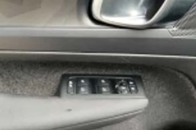 Volvo XC40 (2022) thumbnail 35