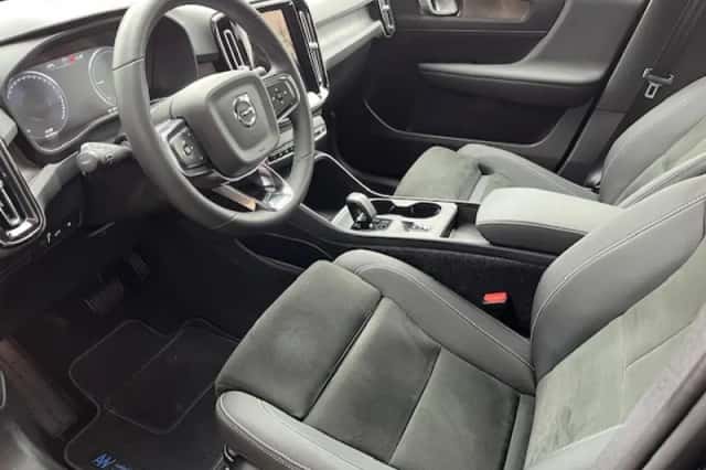 Volvo XC40 (2022) thumbnail 9