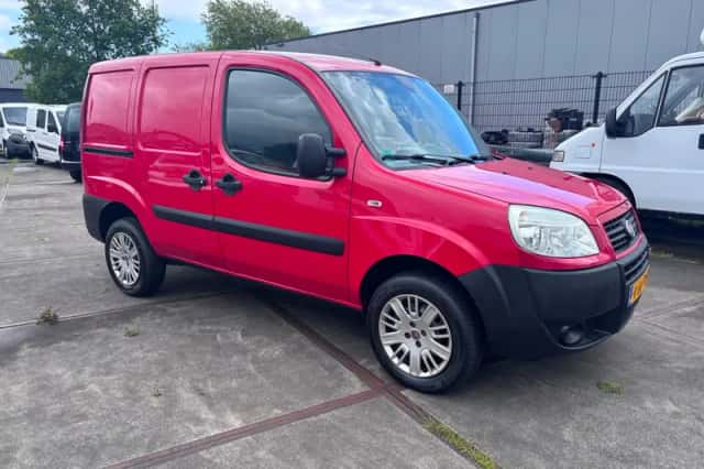 Fiat Doblò (2008) thumbnail 2