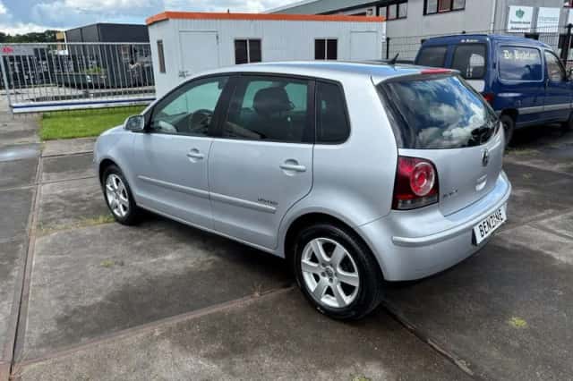 Volkswagen Polo (2009) thumbnail 3