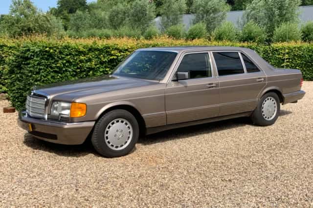 Mercedes-Benz 400-Serie (1989) thumbnail 1