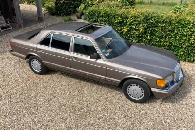 Mercedes-Benz 400-Serie (1989) thumbnail 2