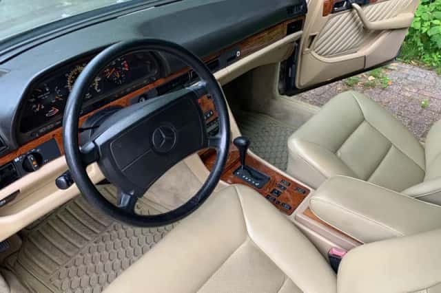 Mercedes-Benz 400-Serie (1989) thumbnail 5