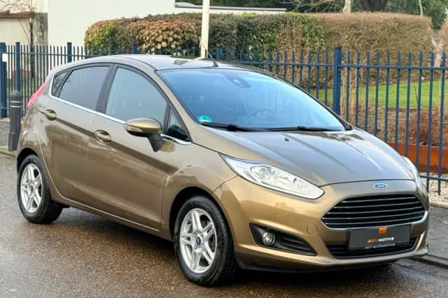 Ford Fiesta (2014) thumbnail 1