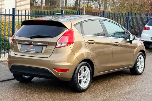 Ford Fiesta (2014) thumbnail 3