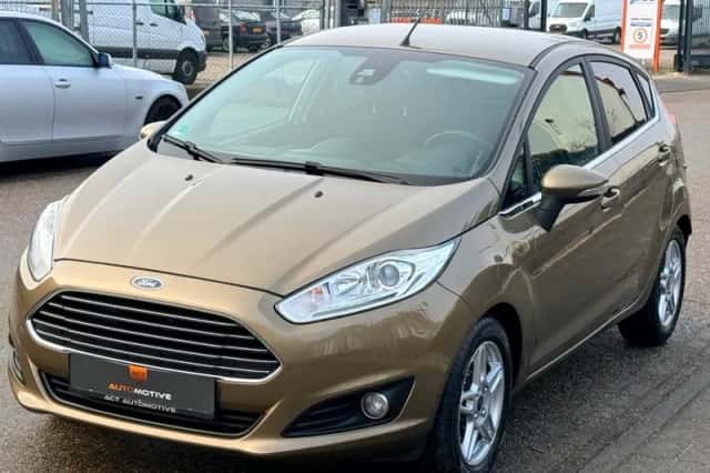 Ford Fiesta (2014) thumbnail 5