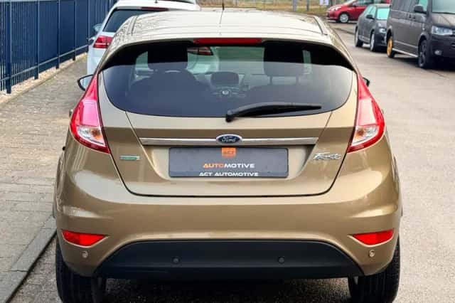 Ford Fiesta (2014) thumbnail 6
