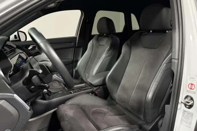 Audi Q3 (2022) thumbnail 4