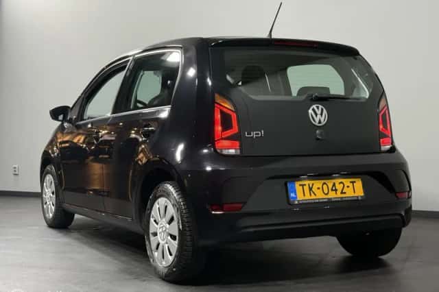 Volkswagen Up! (2018) thumbnail 4
