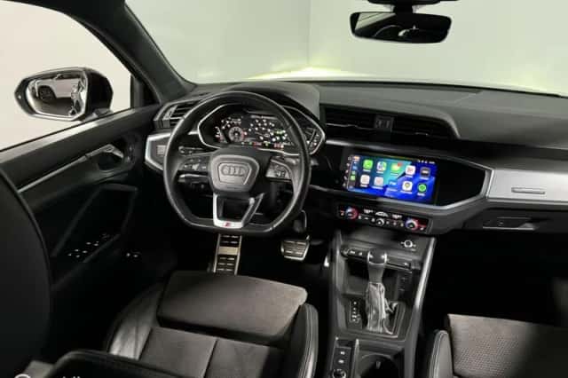 Audi Q3 (2021) thumbnail 3