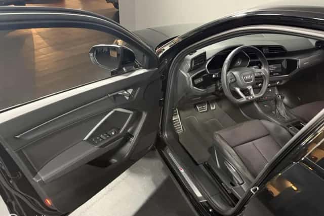 Audi Q3 (2021) thumbnail 4