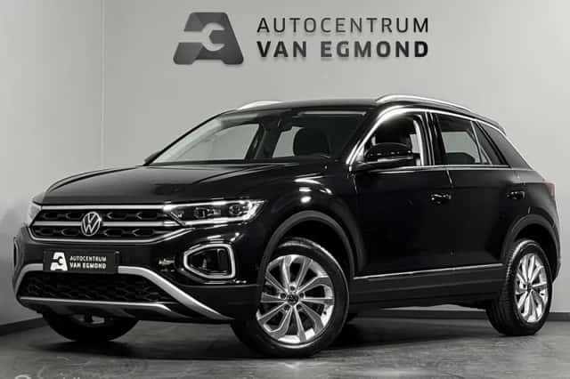 Volkswagen T-Roc (2023) thumbnail 1