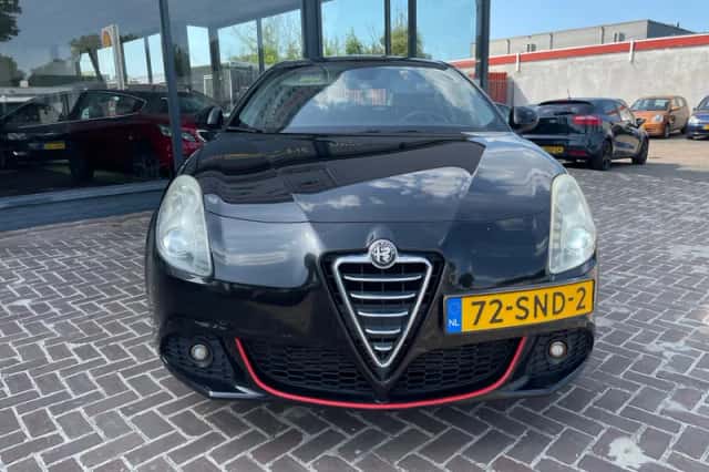 Alfa Romeo Giulietta (2011) thumbnail 5