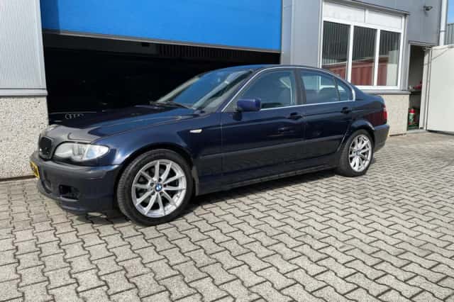 BMW 3-Serie (2001) thumbnail 3