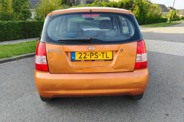 Kia Picanto (2004) thumbnail 4