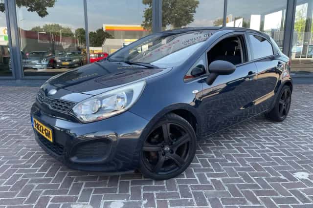 Kia Rio (2013) thumbnail 1