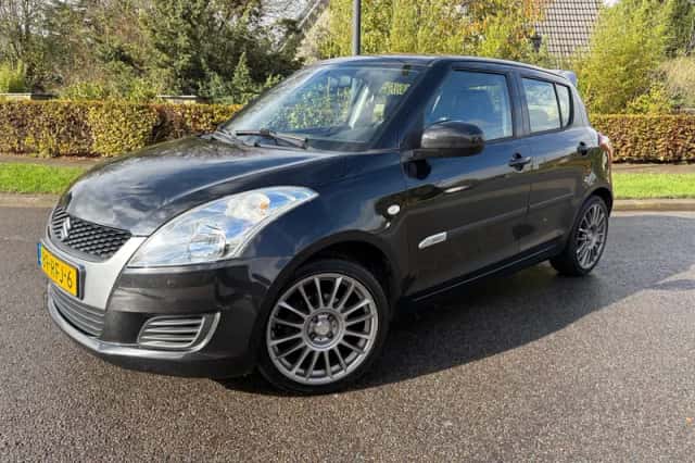 Suzuki Swift (2011) thumbnail 1
