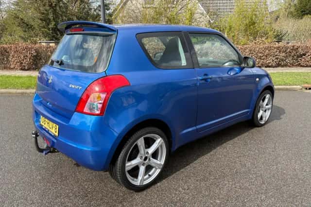 Suzuki Swift (2009) thumbnail 6
