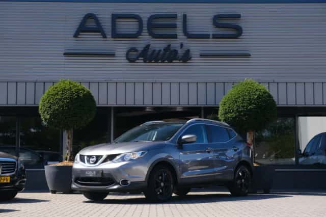Nissan Qashqai (2015) thumbnail 3