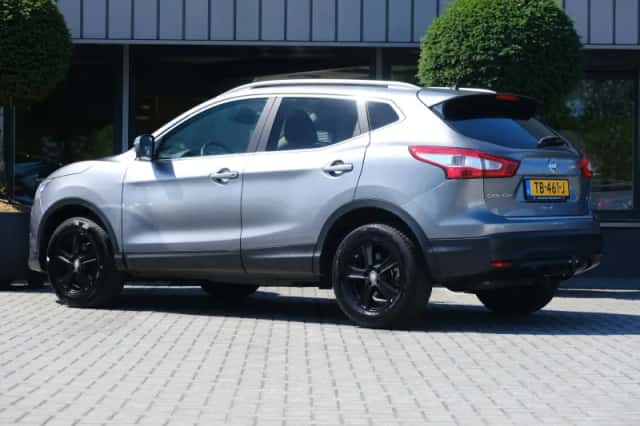 Nissan Qashqai (2015) thumbnail 5