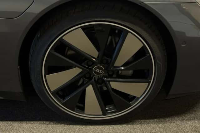 Audi e-tron (2021) thumbnail 6