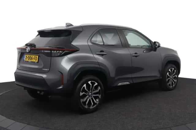 Toyota Yaris Cross (2022) thumbnail 2