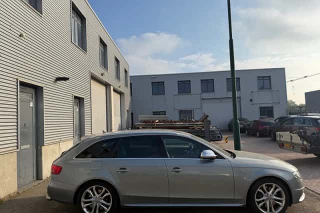 Audi A4 (2009) thumbnail 3