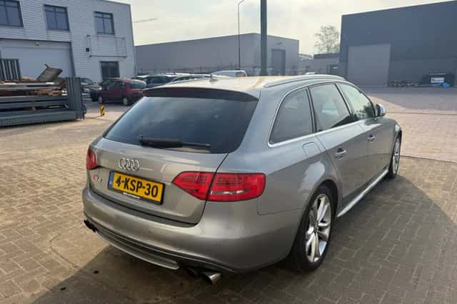 Audi A4 (2009) thumbnail 5
