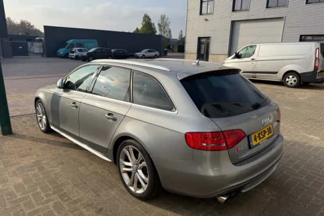 Audi A4 (2009) thumbnail 6
