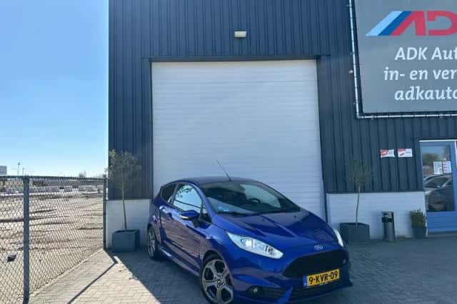 Ford Fiesta (2013) thumbnail 2