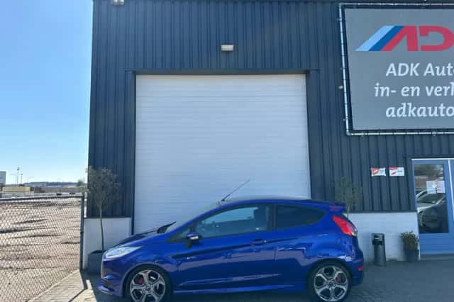 Ford Fiesta (2013) thumbnail 3