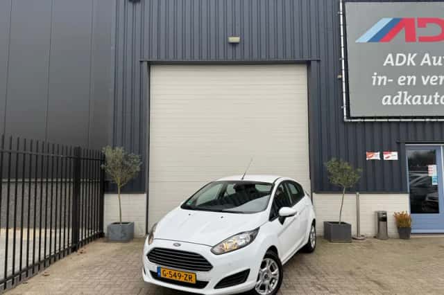 Ford Fiesta (2013) thumbnail 1