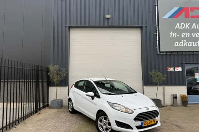 Ford Fiesta (2013) thumbnail 2