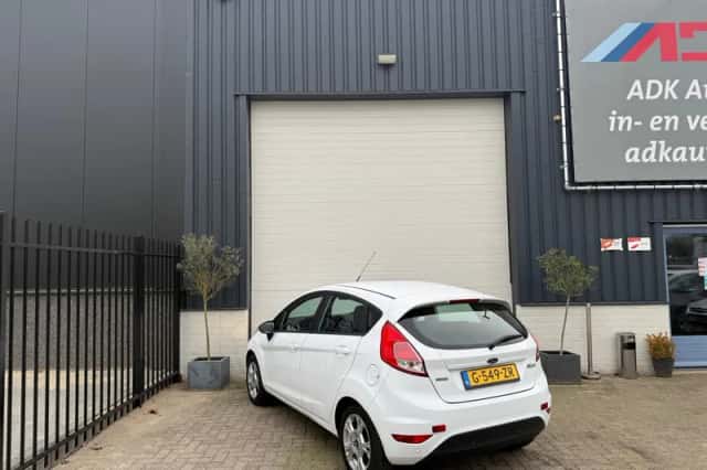 Ford Fiesta (2013) thumbnail 6