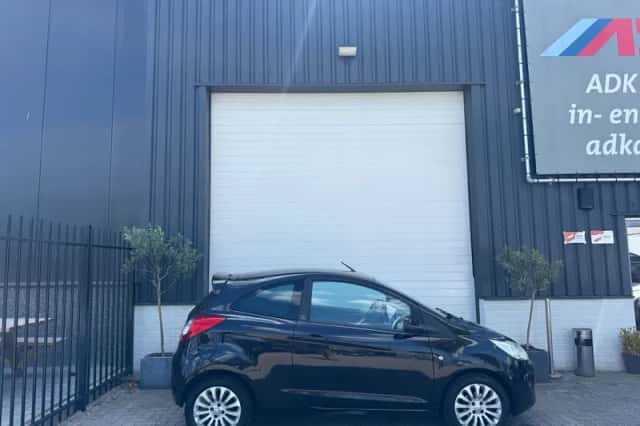Ford Ka (2010) thumbnail 4