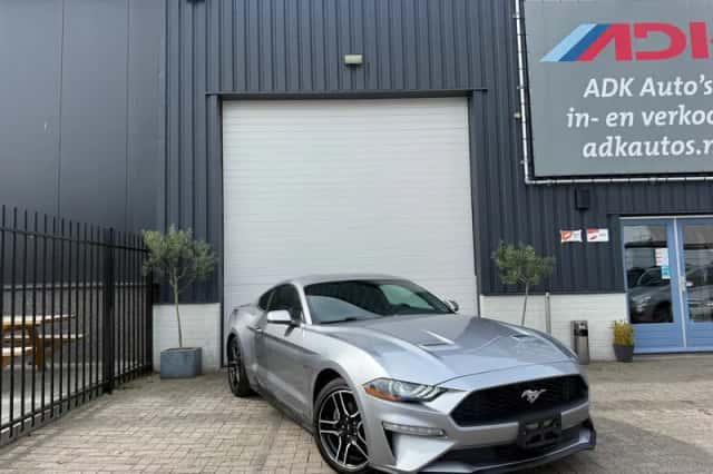 Ford Mustang (2022) thumbnail 2