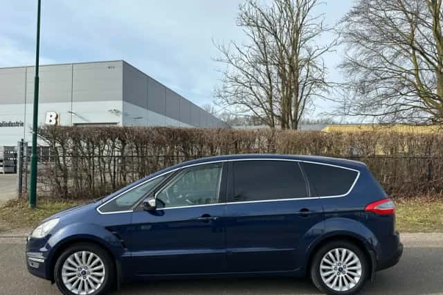 Ford S-Max (2011) thumbnail 3