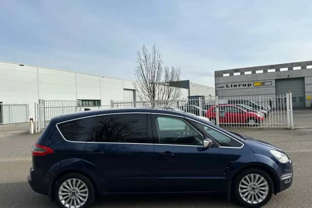 Ford S-Max (2011) thumbnail 4