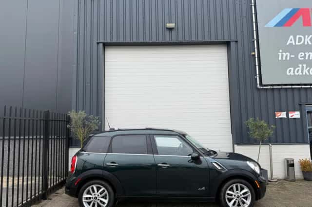 MINI Countryman (2014) thumbnail 4
