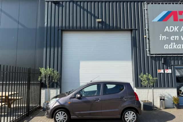 Nissan Pixo (2012) thumbnail 3