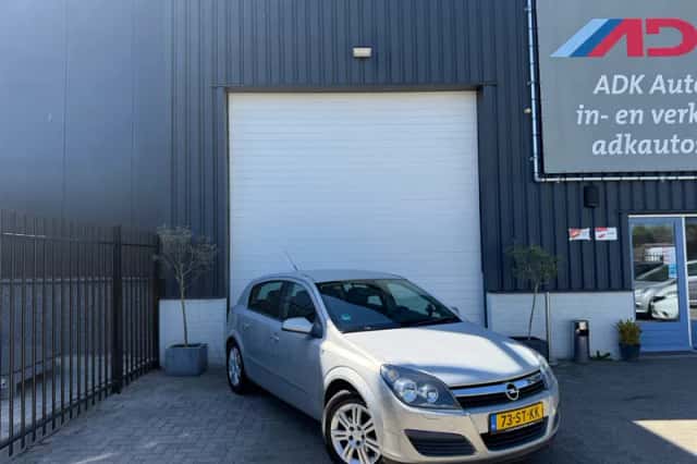 Opel Astra (2006) thumbnail 2