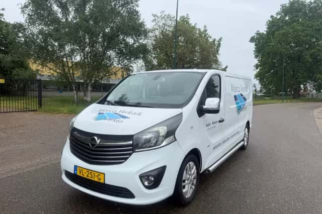 Opel Vivaro (2014) thumbnail 1