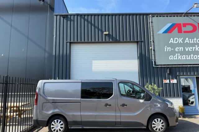 Renault Trafic (2015) thumbnail 4