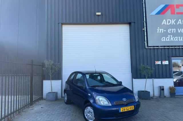 Toyota Yaris (2000) thumbnail 2