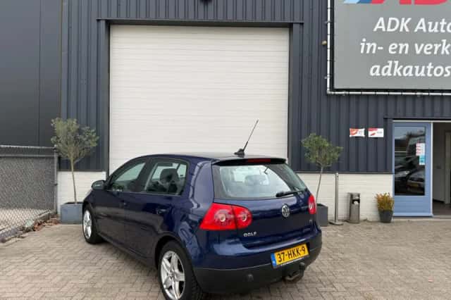 Volkswagen Golf (2009) thumbnail 5