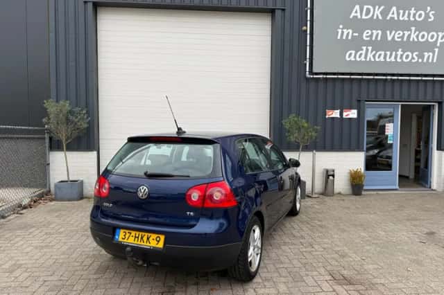 Volkswagen Golf (2009) thumbnail 6